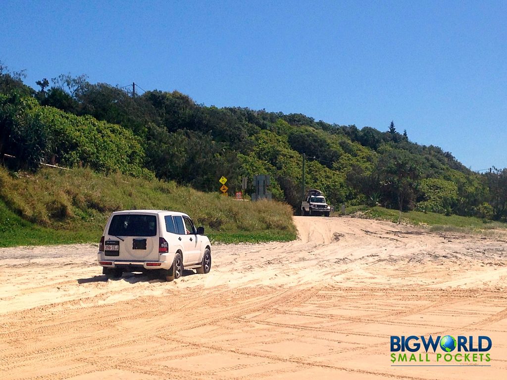 cars-on-rainbow-beach