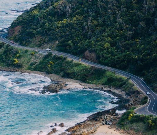 visit the great ocean road in victoria